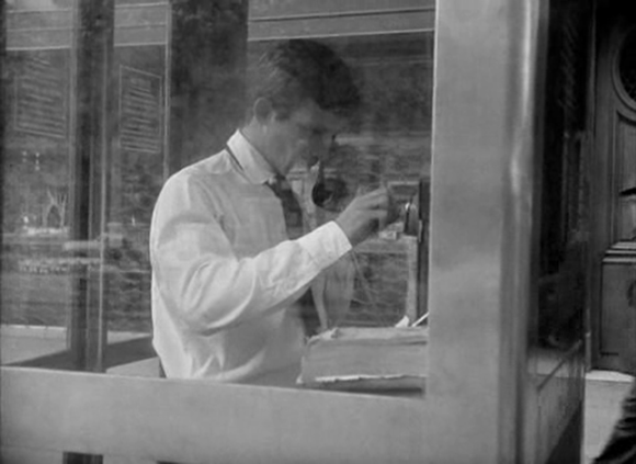 Filmszenen aus Jean-Luc Godards AUSSER ATEM