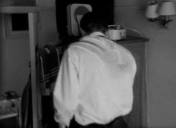 Filmszenen aus Jean-Luc Godards AUSSER ATEM