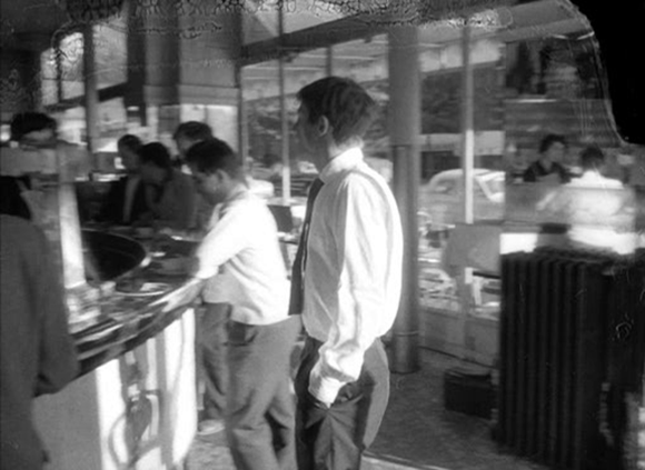 Filmszenen aus Jean-Luc Godards AUSSER ATEM