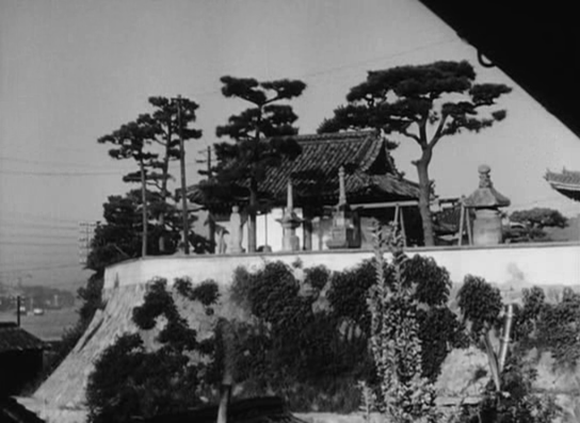 Filmszenen aus Tokyo Monogatari (Die Reise nach Tokio) von Yasujiro Ozu, Filmkritik, Rezension von Ricardo Salva