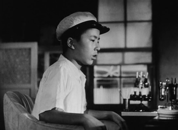 Filmszenen aus Tokyo Monogatari (Die Reise nach Tokio) von Yasujiro Ozu, Filmkritik, Rezension von Ricardo Salva