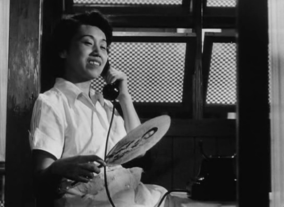 Filmszenen aus Tokyo Monogatari (Die Reise nach Tokio) von Yasujiro Ozu, Filmkritik, Rezension von Ricardo Salva