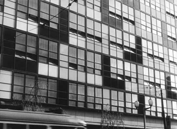 Filmszenen aus Tokyo Monogatari (Die Reise nach Tokio) von Yasujiro Ozu, Filmkritik, Rezension von Ricardo Salva